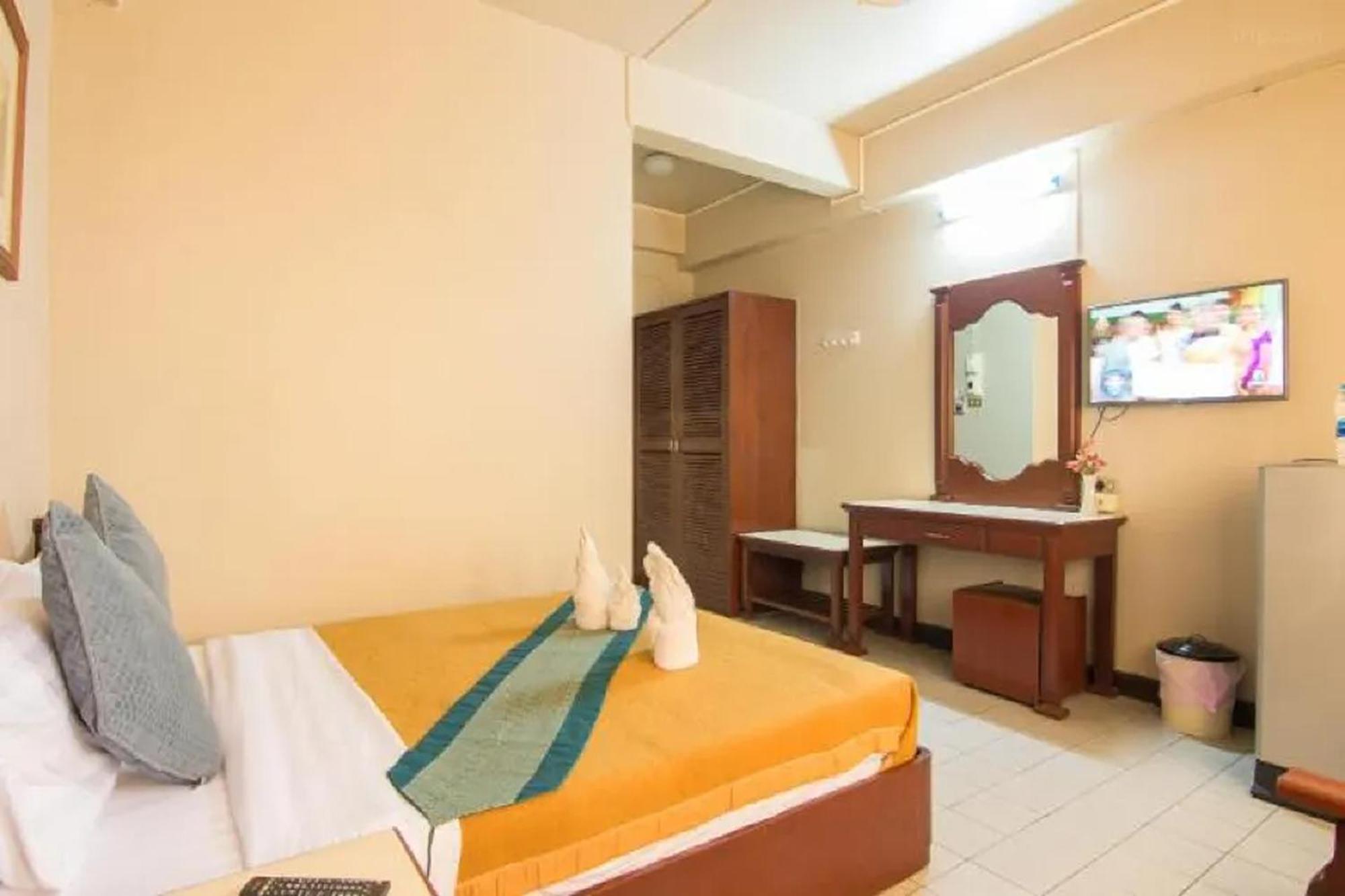 Khelang Nakorn Hotel Lampang Extérieur photo