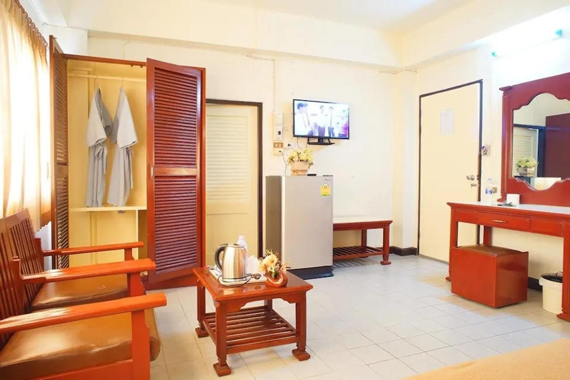 Khelang Nakorn Hotel Lampang Extérieur photo